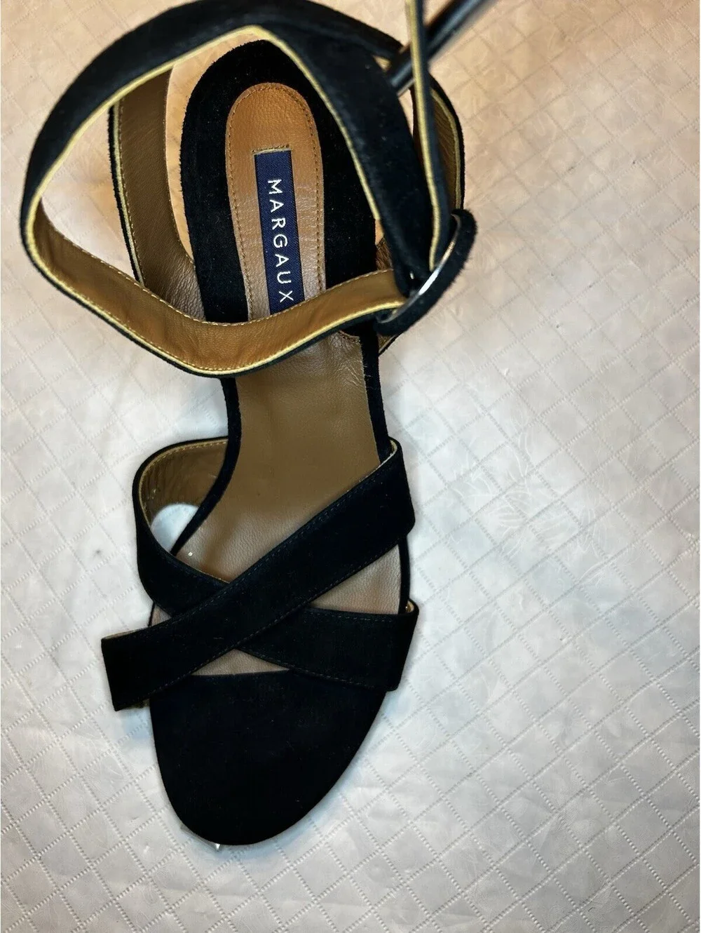 Margaux NY The City Sandal Black Suede Block Heel Crisscross Strappy Sz 38.5/8 M